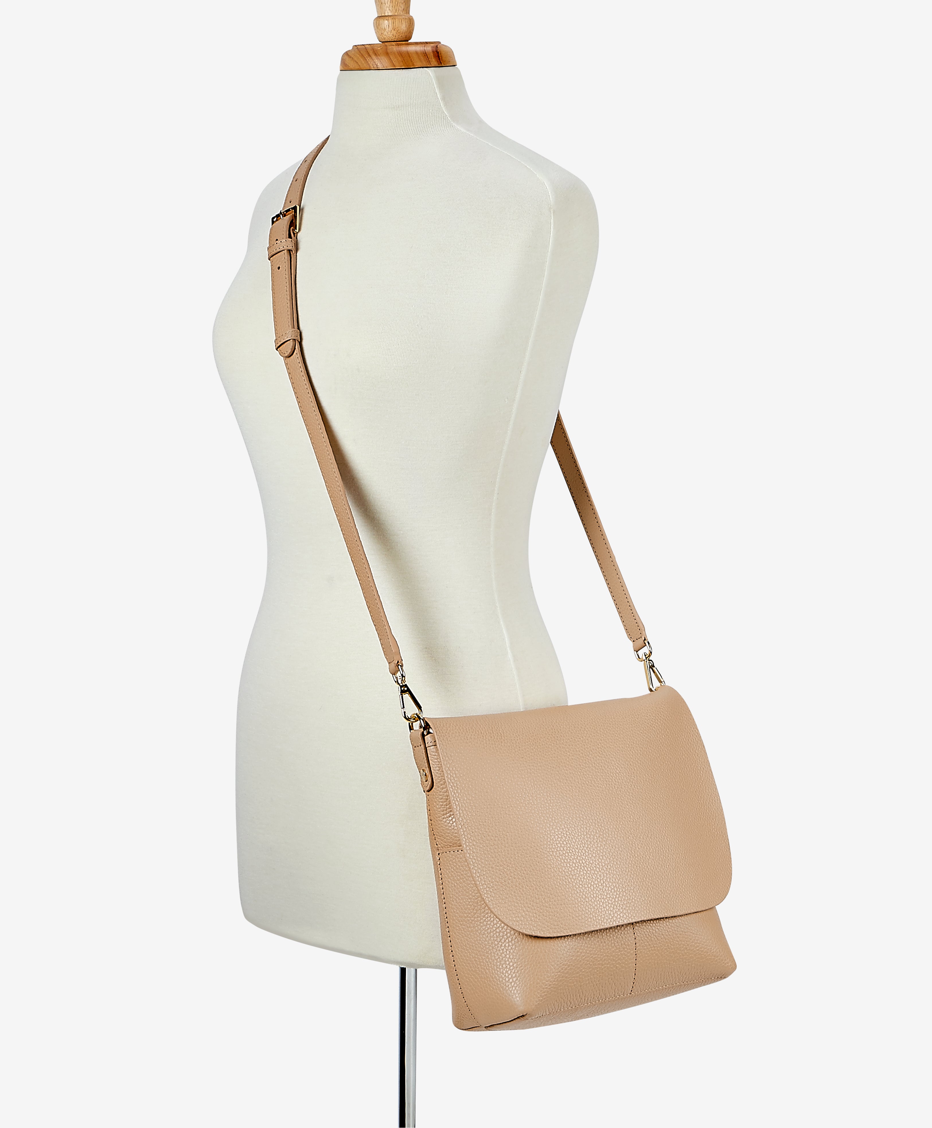 Andie Crossbody