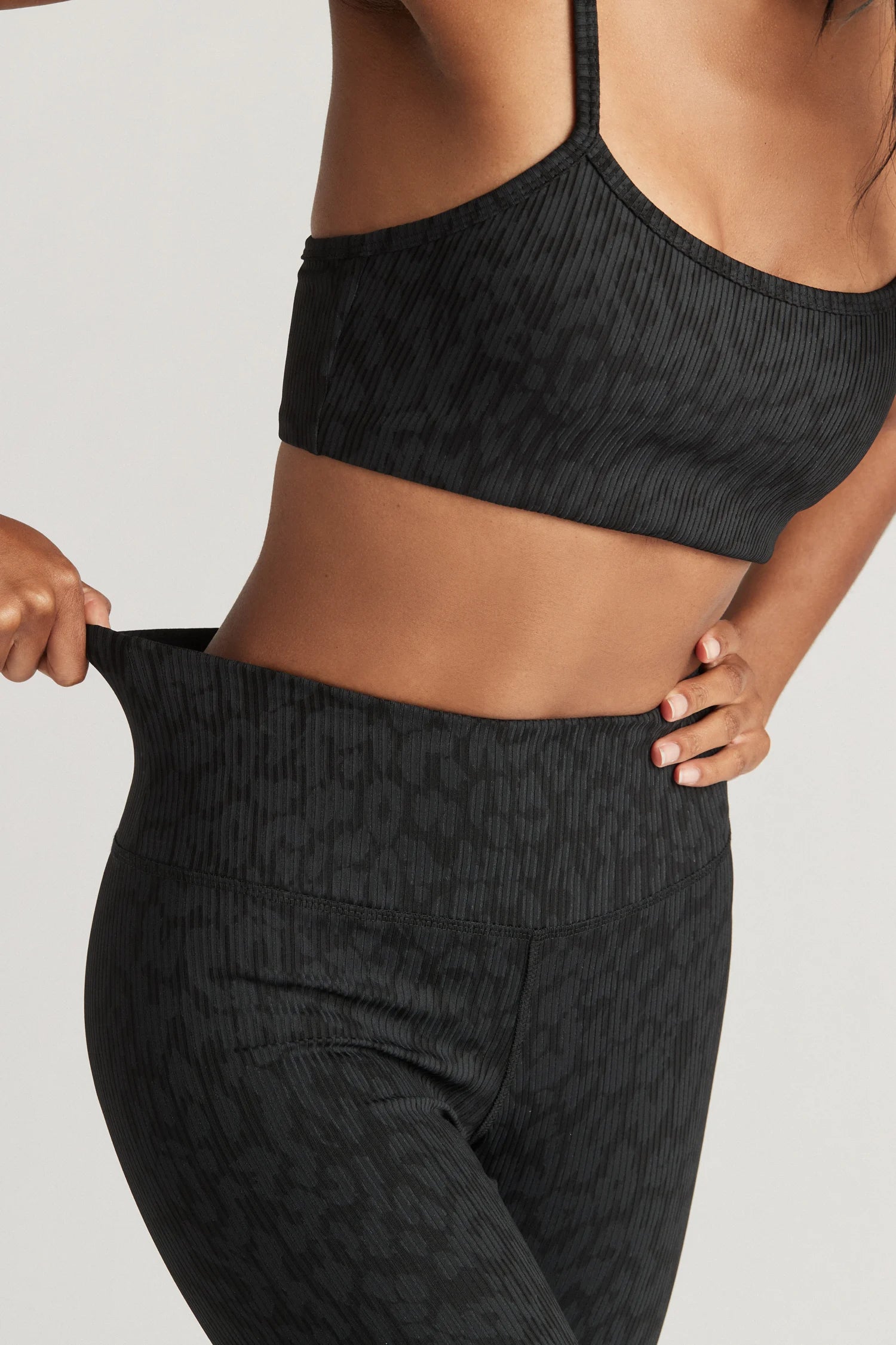 Kendell Embossed Ankle Legging